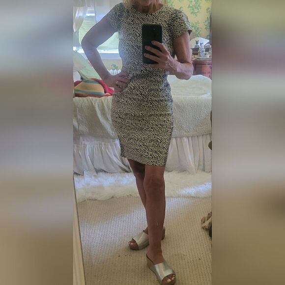 NWT Diane von Furstenberg Black/Wht Snakeskin Print Cap Sleeve Dress XS/0 $248 - Picture 2 of 11